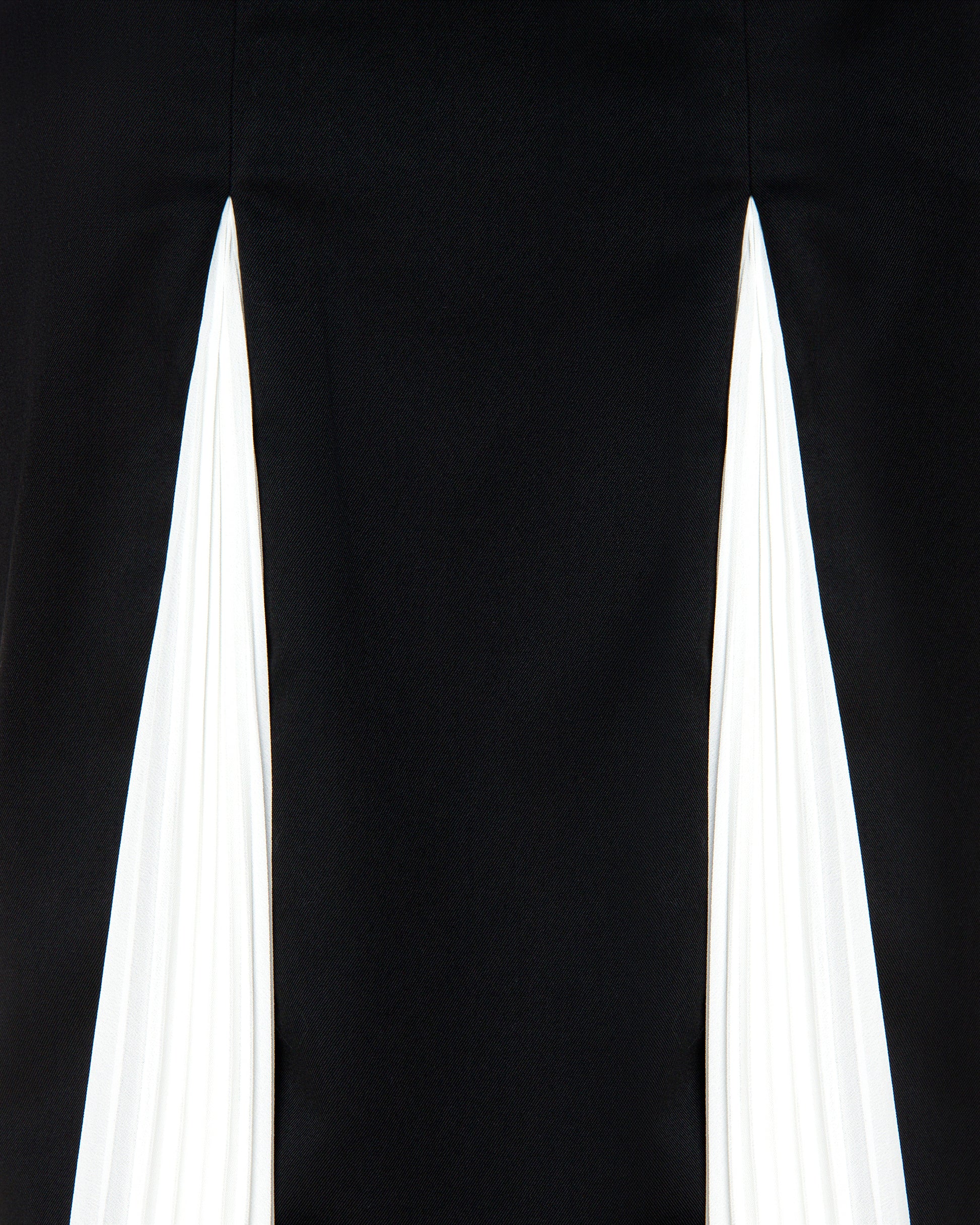 ONORI pleated skirt. 